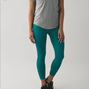 Lululemon zone in crops